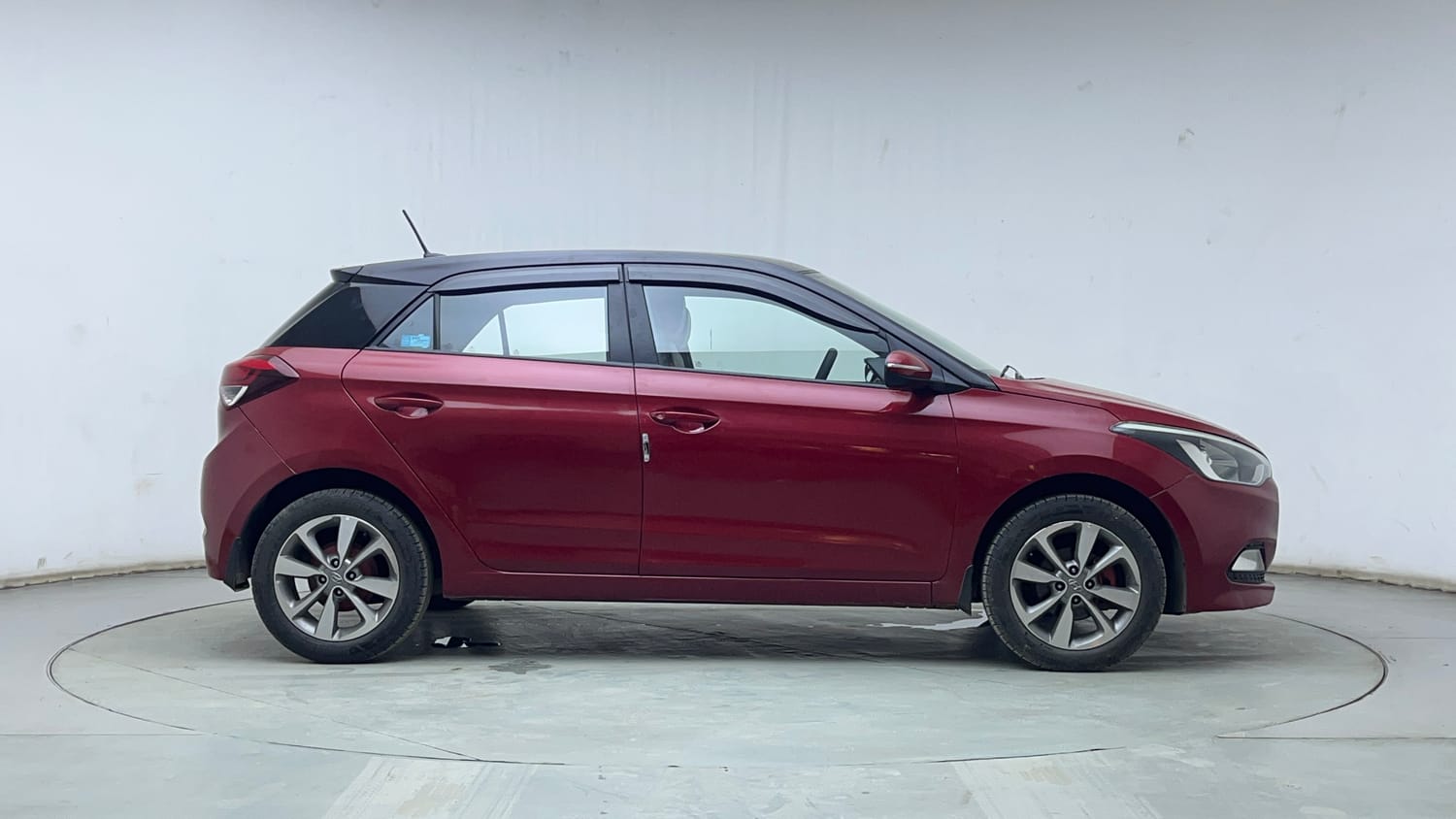 Used 2017 Hyundai Elite i20 Asta 1.2 Dual Tone Petrol Manual exterior RIGHT SIDE VIEW