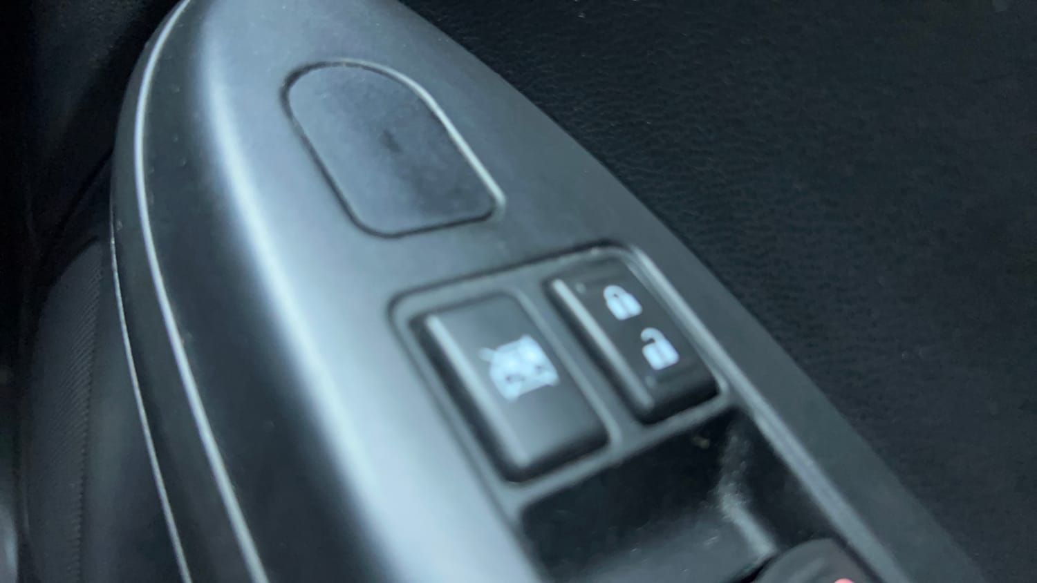 Used 2017 Maruti Suzuki Baleno Sigma 1.2 Petrol Manual top_features Central locking