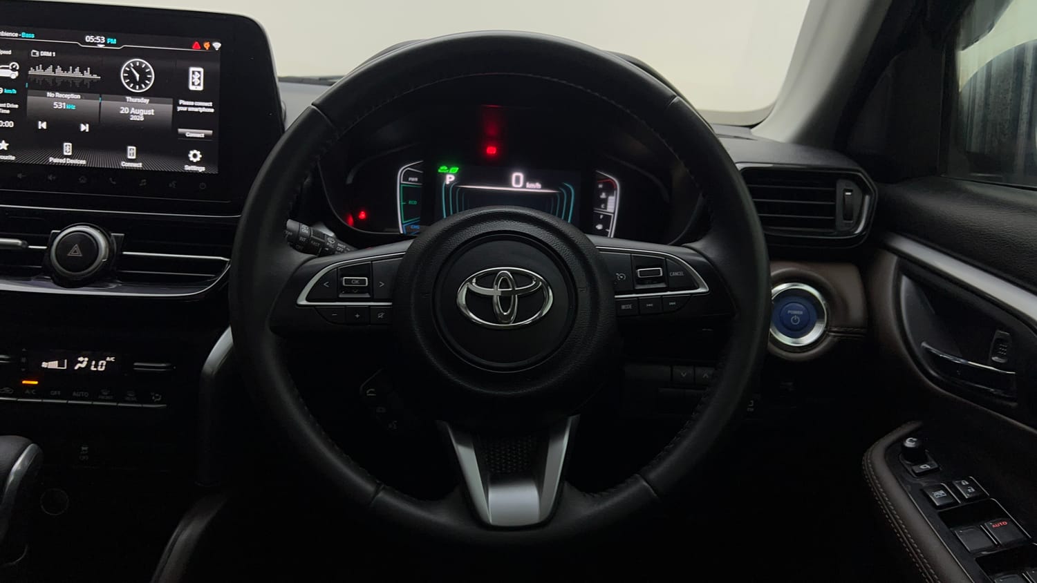 Used 2024 Toyota Urban Cruiser Hyryder V Hybrid Hybrid Automatic interior STEERING VIEW