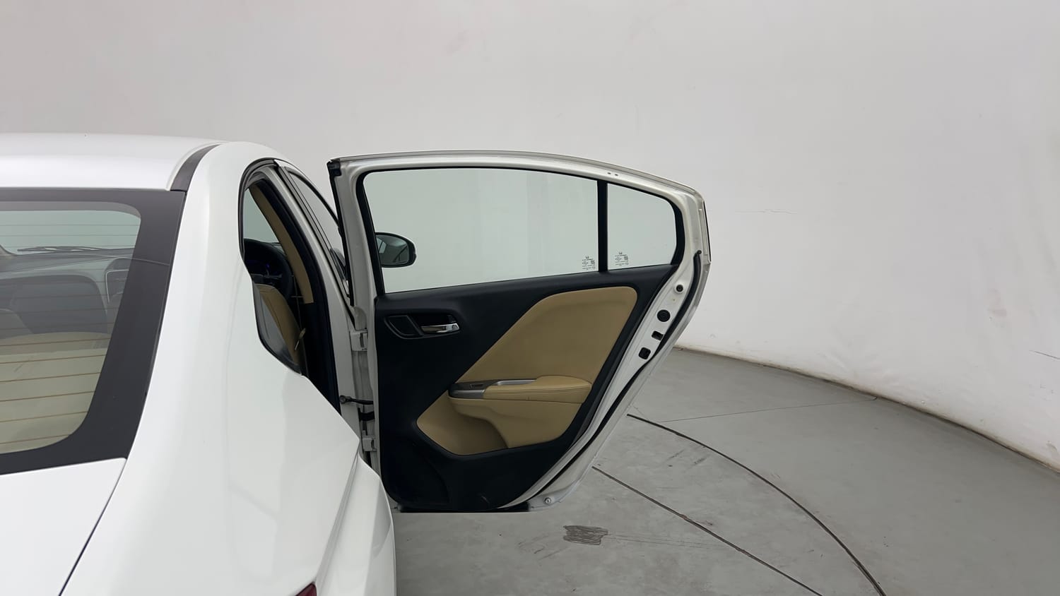 Used 2016 Honda City VX (O) MT BL Petrol Manual interior RIGHT REAR DOOR OPEN VIEW