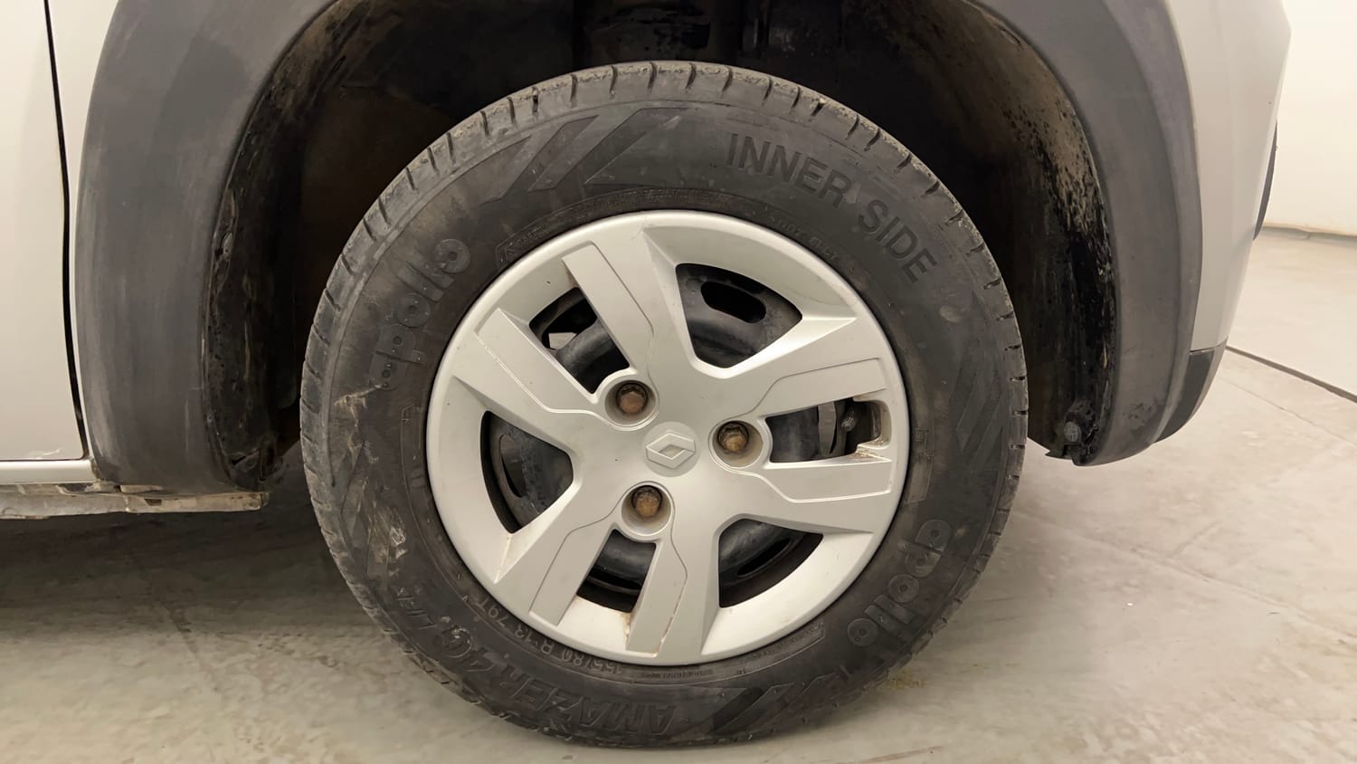 Used 2016 Renault Kwid RXT Opt Petrol Manual tyres RIGHT FRONT TYRE RIM VIEW