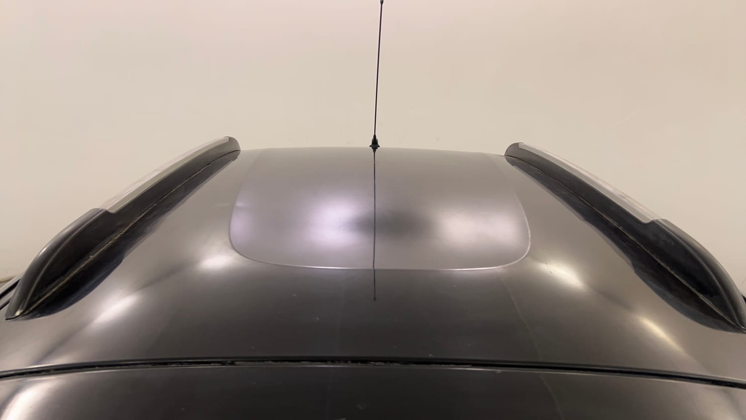 Used 2016 Renault Kwid RXT Opt Petrol Manual exterior EXTERIOR ROOF VIEW