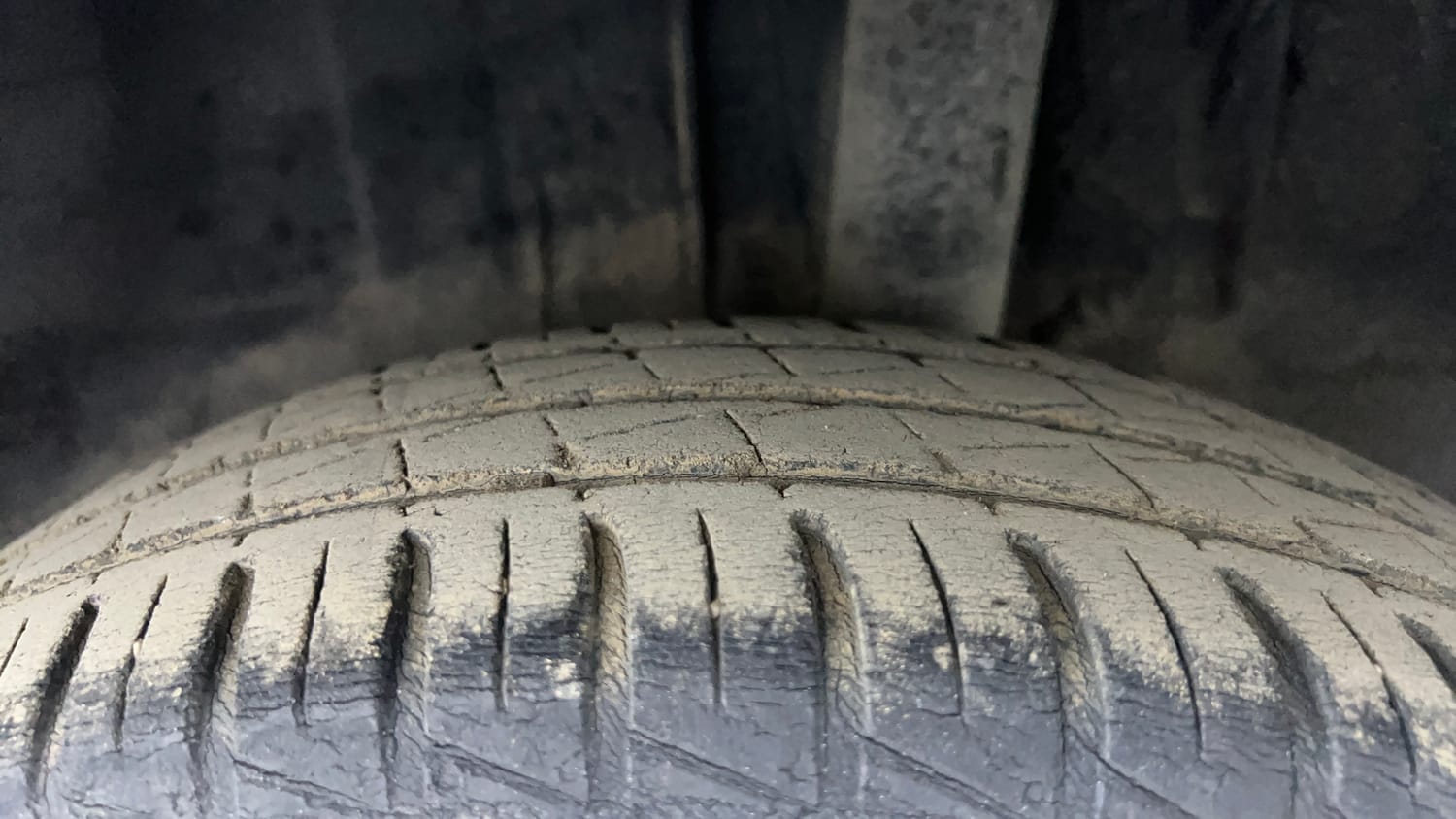 Used 2022 Renault Kwid RXT 1.0 Petrol Manual tyres LEFT REAR TYRE TREAD VIEW