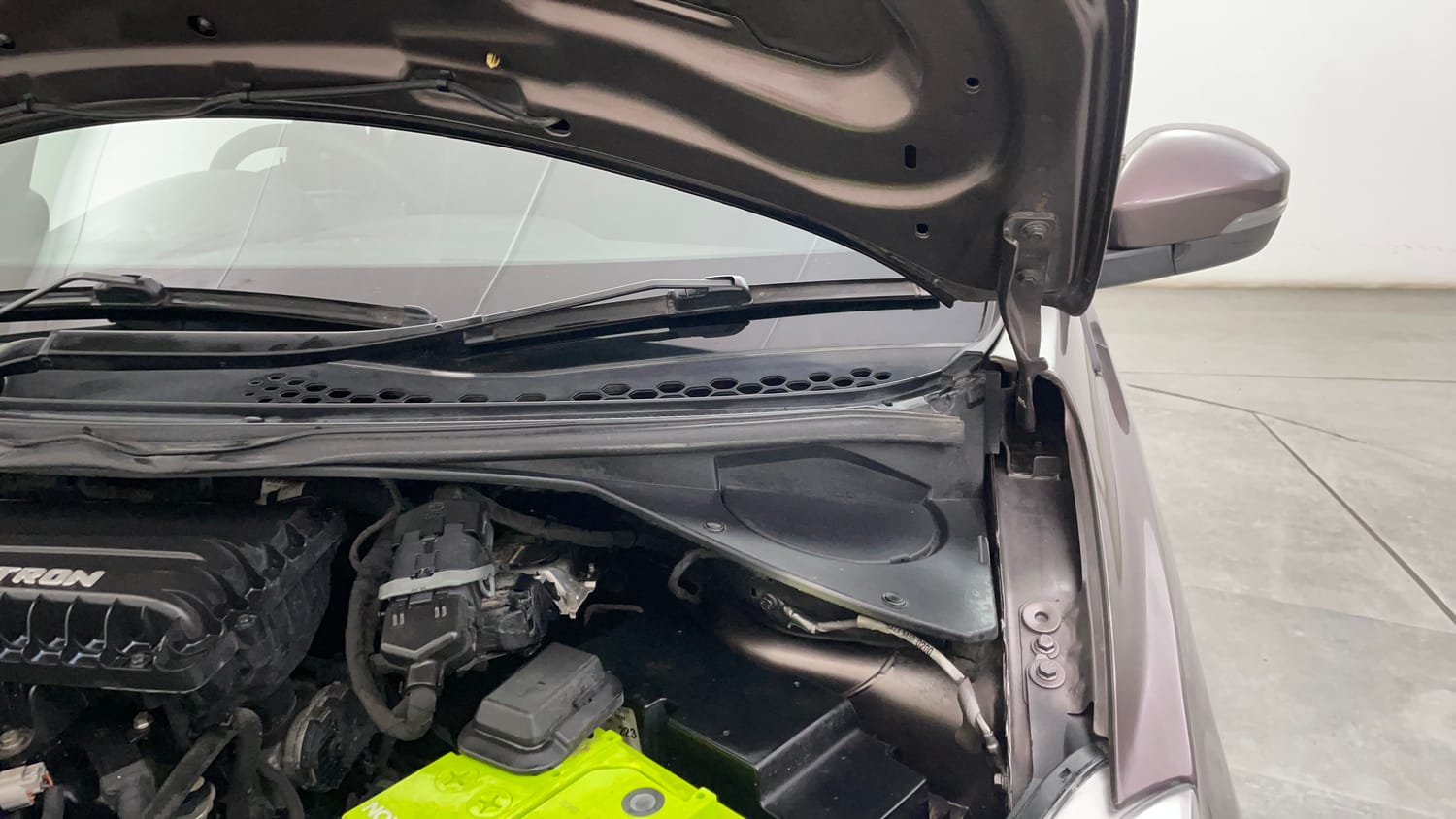 Used 2018 Tata Tiago Revotron XZ Petrol Manual engine ENGINE LEFT SIDE HINGE & APRON VIEW