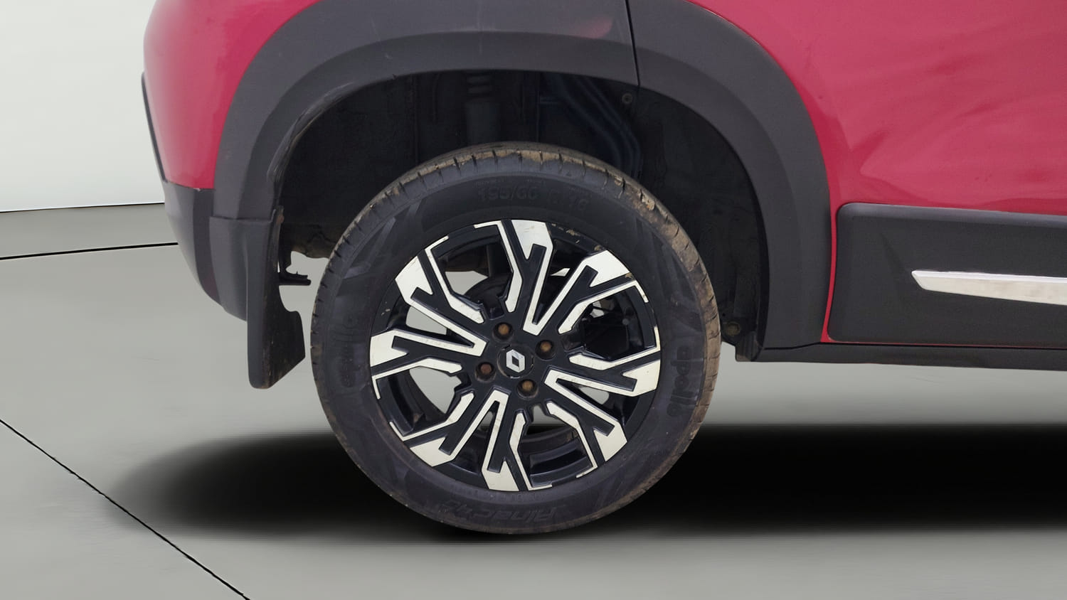 Used 2021 Renault Kiger RXZ Turbo CVT Dual Tone Petrol Automatic tyres RIGHT REAR TYRE RIM VIEW