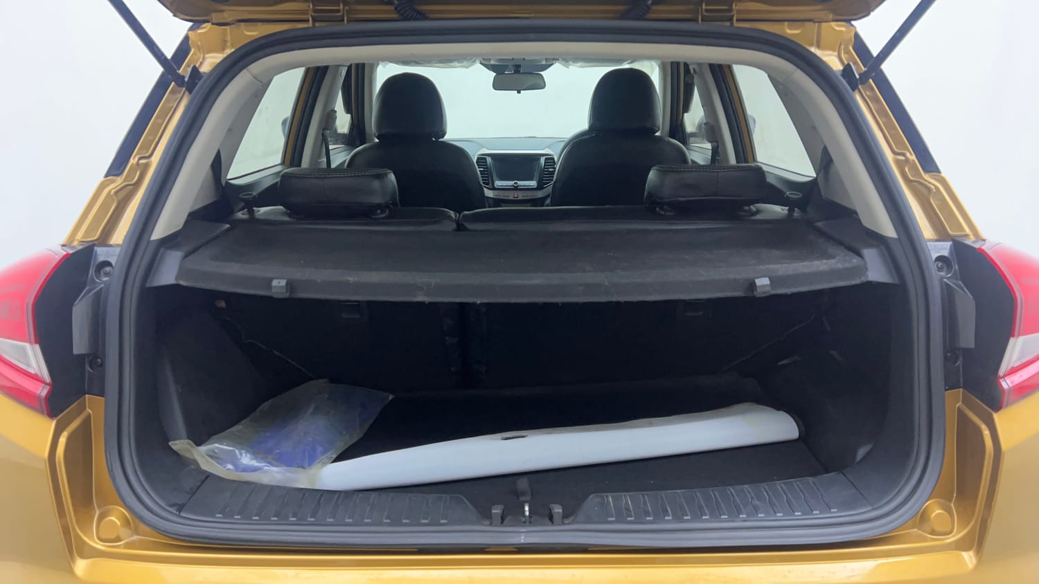 Used 2023 Mahindra XUV 300 W8 1.2 Petrol Petrol Manual interior DICKY INSIDE VIEW