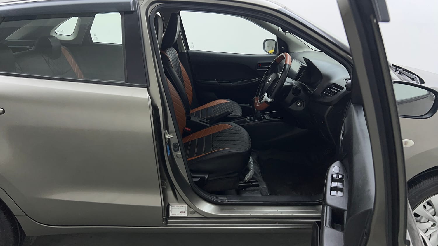 Used 2021 Maruti Suzuki Baleno Sigma Petrol Manual interior RIGHT SIDE FRONT DOOR CABIN VIEW
