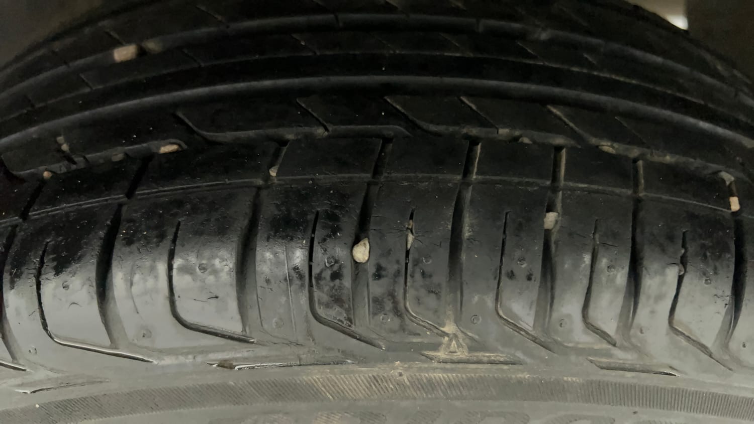 Used 2022 Tata Nexon XMA (S) Diesel Diesel Automatic tyres LEFT REAR TYRE TREAD VIEW