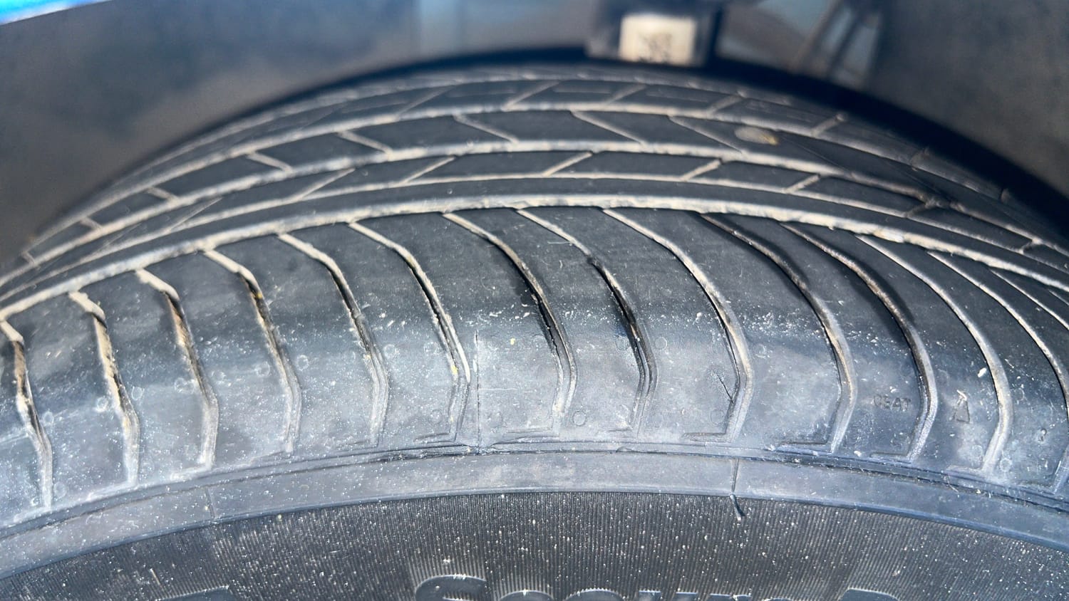 Used 2022 Skoda Slavia Style 1.0L TSI MT Petrol Manual tyres LEFT FRONT TYRE TREAD VIEW