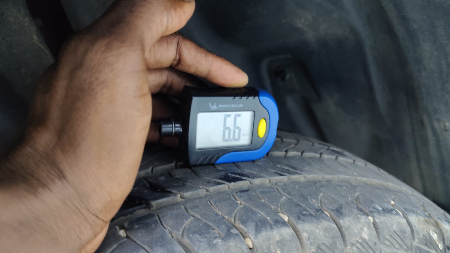 Used 2025 Maruti Suzuki Grand Vitara Alpha Smart Hybrid Petrol Manual tyres LEFT REAR TYRE TREAD VIEW