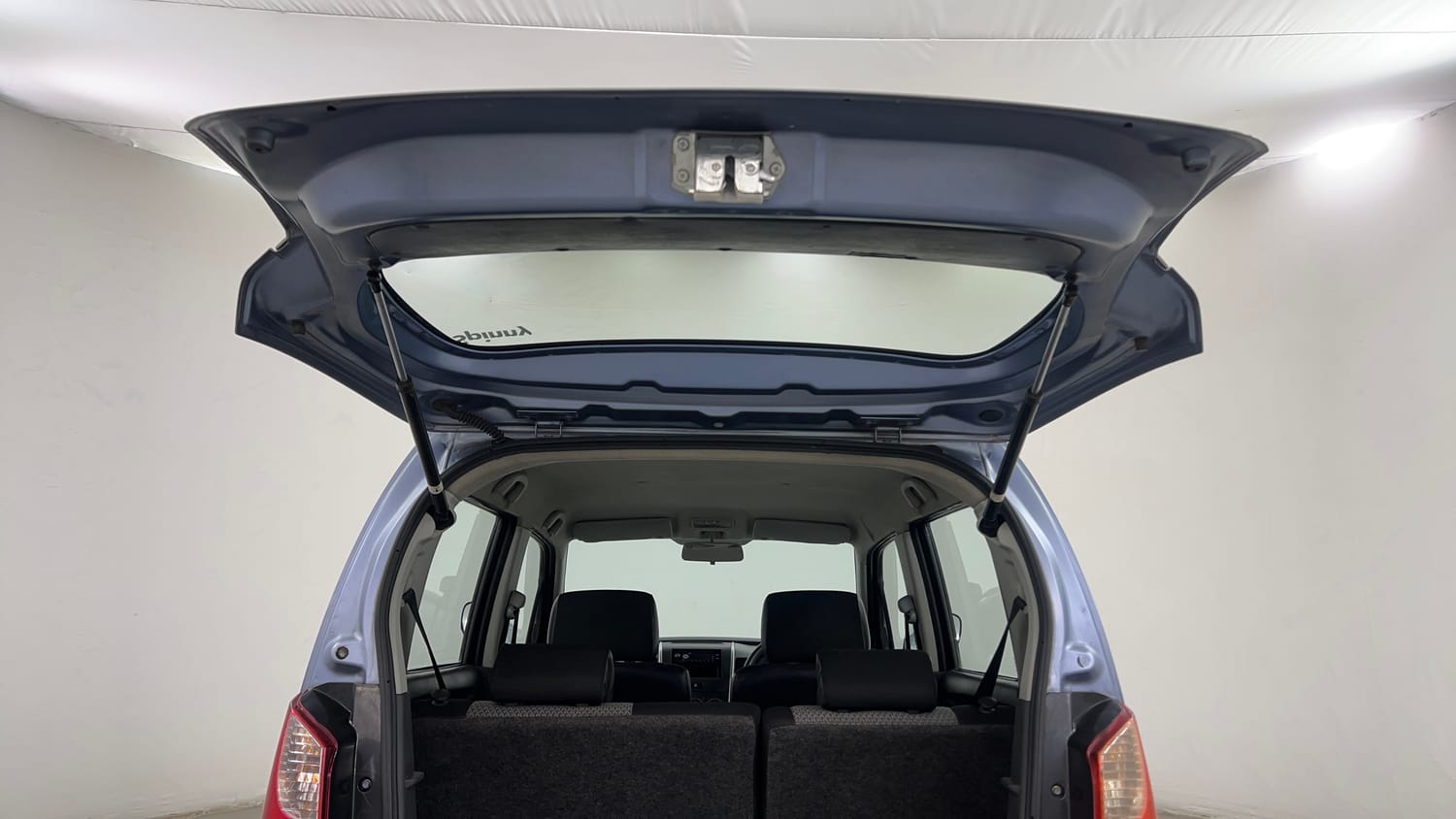 Used 2012 Maruti Suzuki Wagon R LXi Petrol Manual interior DICKY DOOR OPEN VIEW