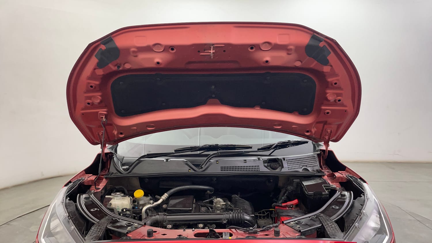 Used 2023 Nissan Magnite XV Petrol Manual engine ENGINE & BONNET OPEN FRONT VIEW