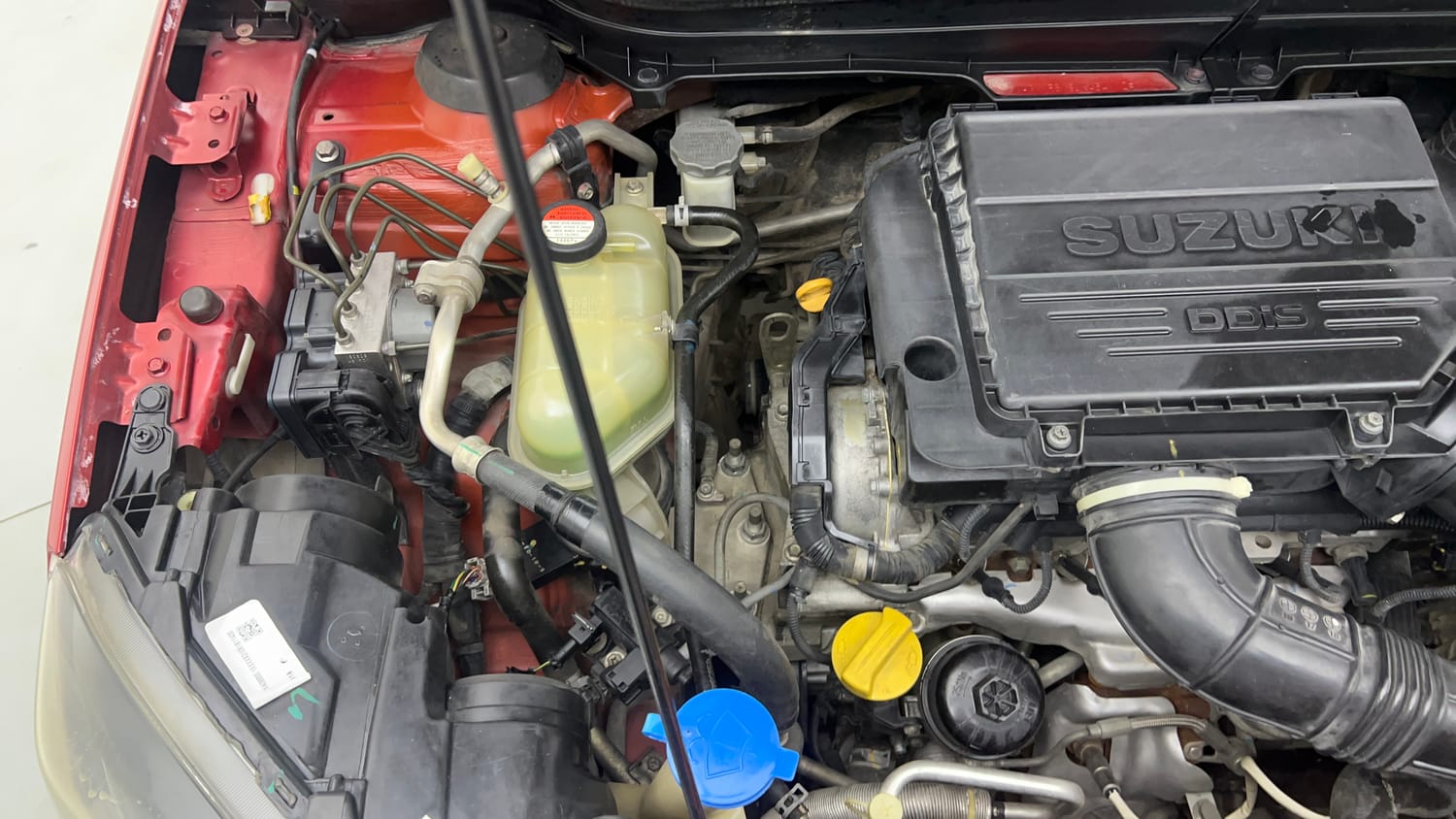 Used 2018 Maruti Suzuki Vitara Brezza [2016-2020] VDi Diesel Manual engine ENGINE RIGHT SIDE VIEW