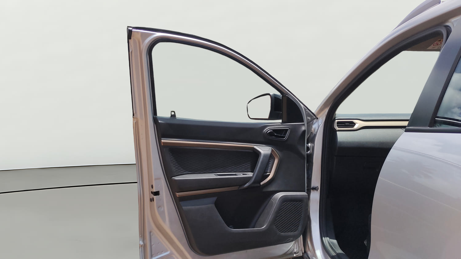 Used 2021 Renault Kiger RXT MT Petrol Manual interior LEFT FRONT DOOR OPEN VIEW