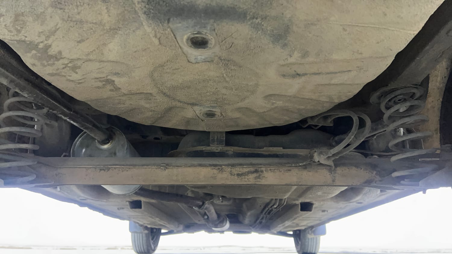 Used 2017 Renault Kwid 1.0 RXT Petrol Manual extra REAR UNDERBODY VIEW (TAKEN FROM REAR)