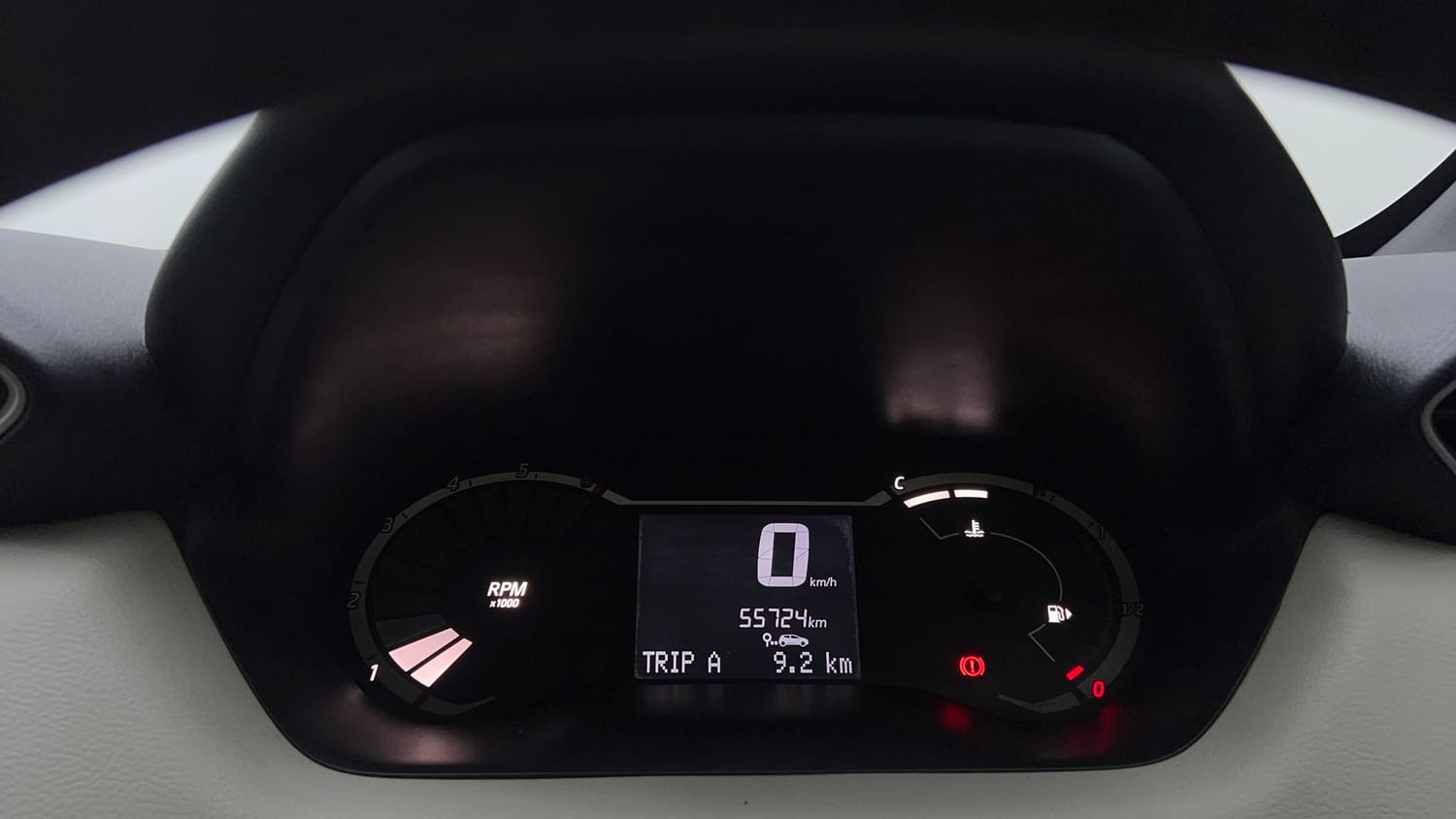 Used 2022 Nissan Magnite XE Petrol Manual interior CLUSTERMETER VIEW