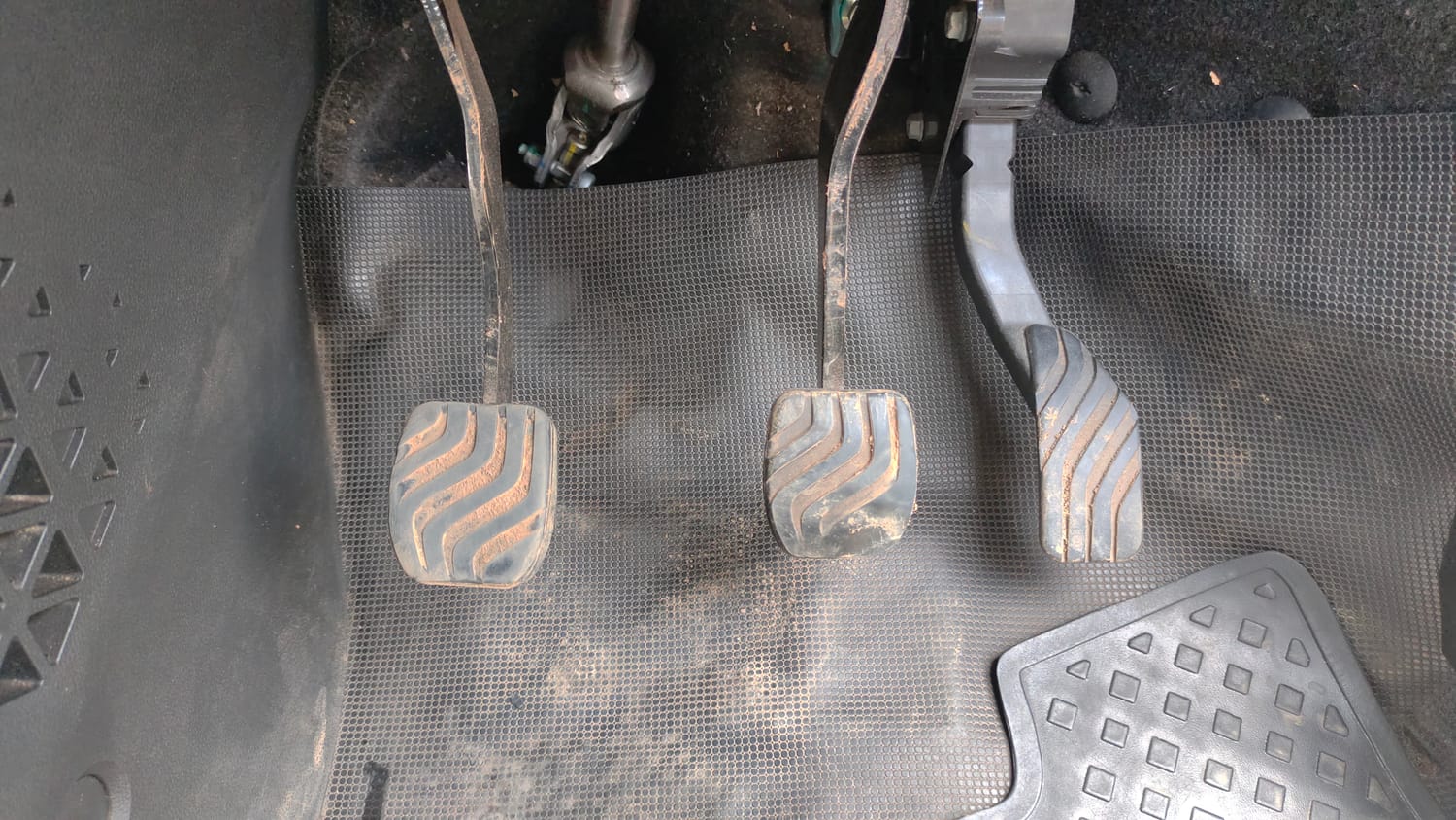 Used 2021 Renault Kiger RXT MT Petrol Manual interior PEDALS VIEW