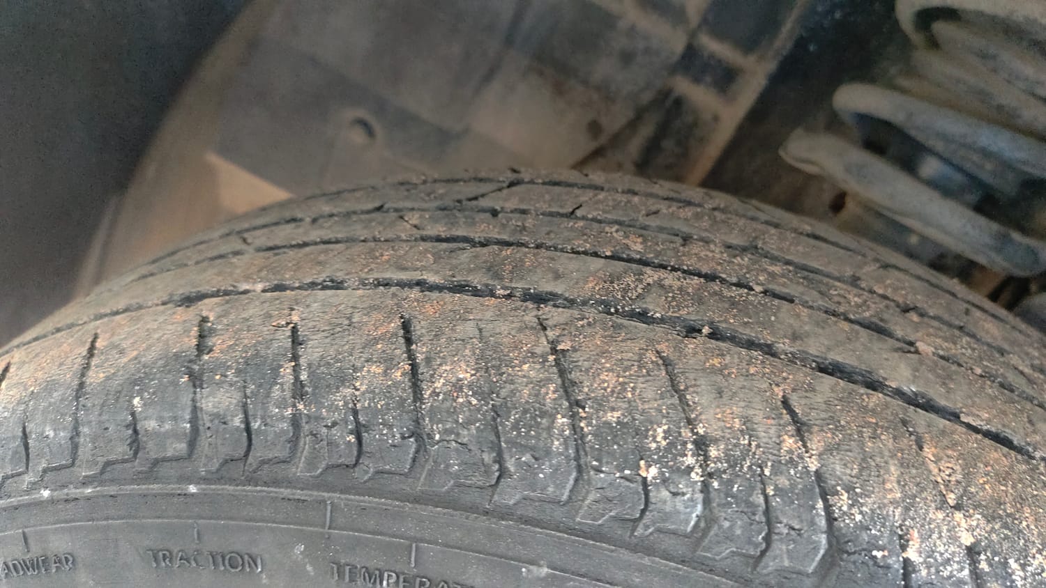Used 2021 Renault Kiger RXT MT Petrol Manual tyres LEFT FRONT TYRE TREAD VIEW