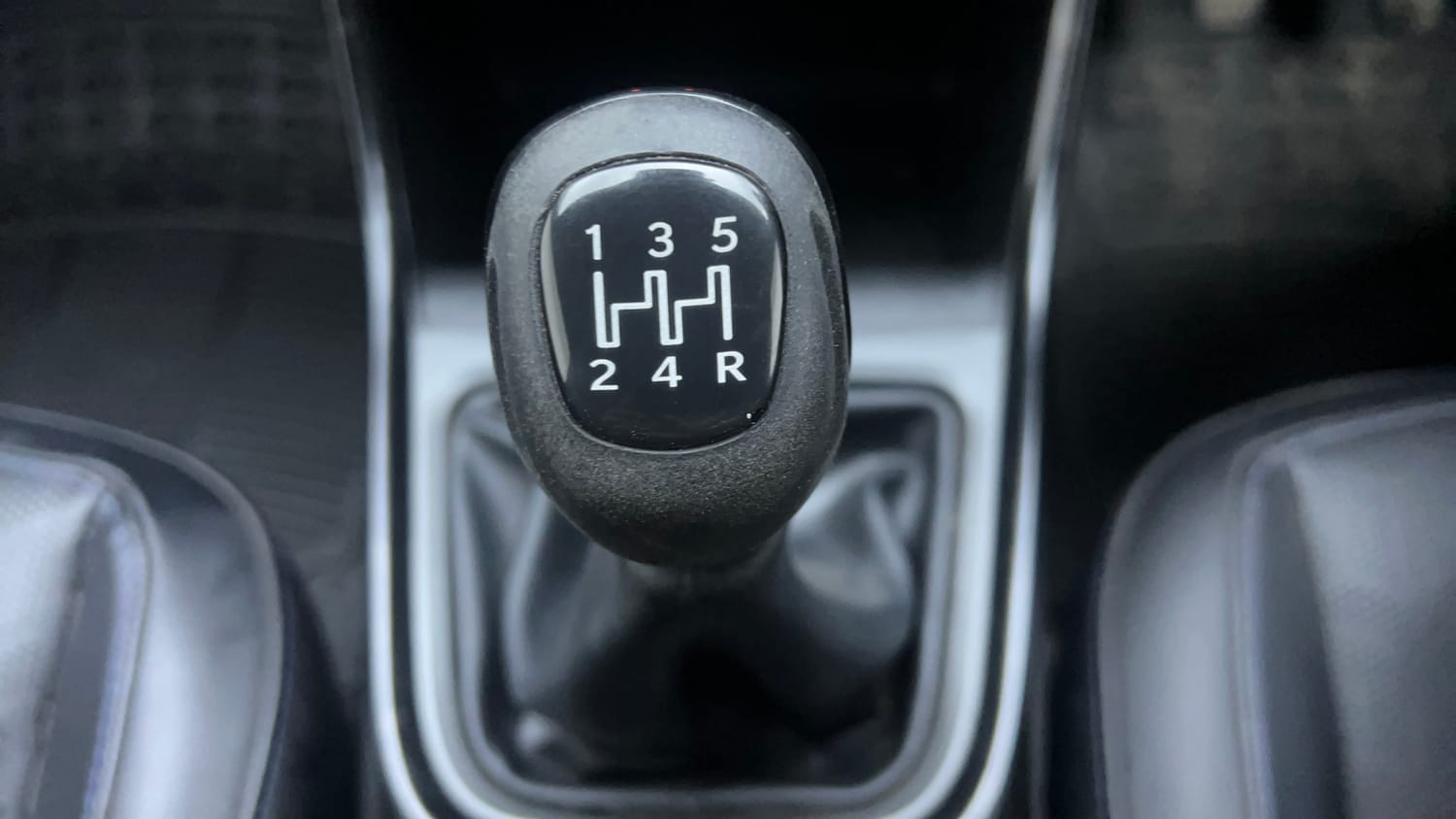 Used 2022 Tata Altroz XZ Plus Petrol Dark Edition Petrol Manual interior GEAR  KNOB VIEW