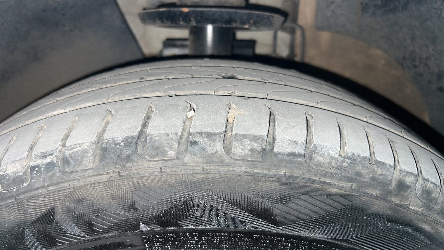Used 2018 Skoda Rapid Style 1.6 MPI Petrol Manual tyres LEFT FRONT TYRE TREAD VIEW