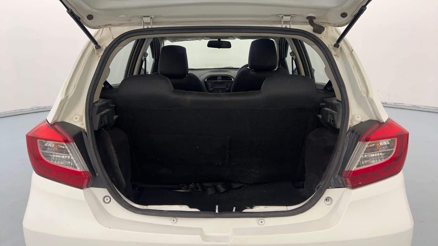 Used 2018 Tata Tiago Revotron XZ Plus Petrol Manual interior DICKY INSIDE VIEW