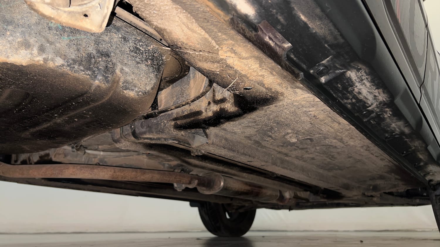 Used 2023 Renault Kiger RXZ Turbo MT Petrol Manual extra REAR RIGHT UNDERBODY VIEW