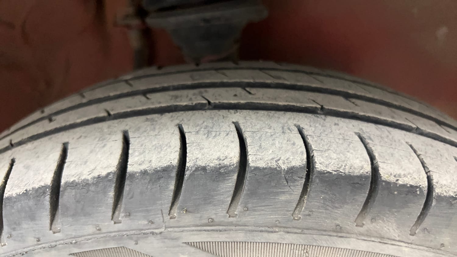 Used 2016 Maruti Suzuki Alto 800 Vxi Petrol Manual tyres RIGHT FRONT TYRE TREAD VIEW