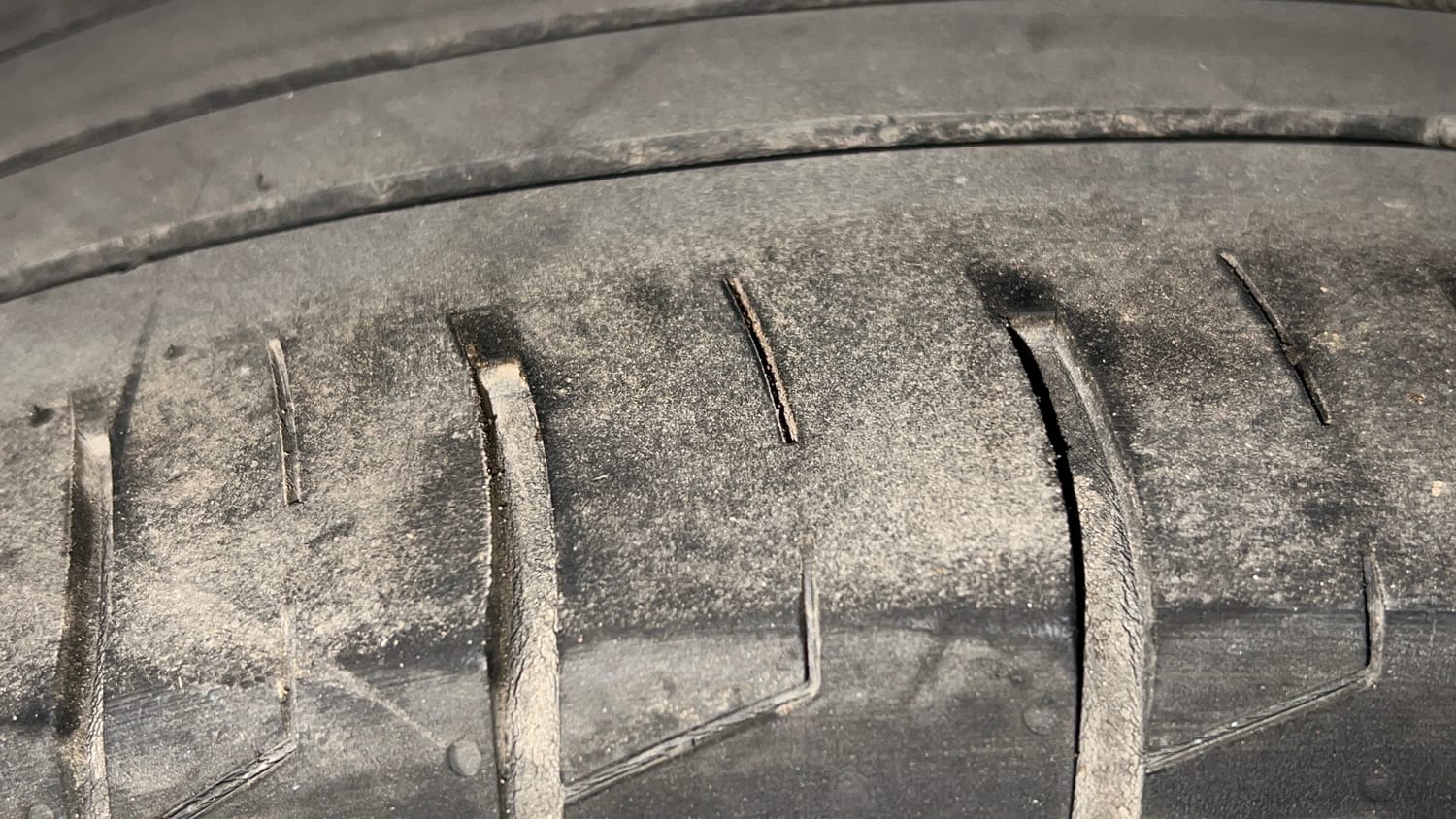Used 2023 Hyundai Creta SX 1.5 Petrol Petrol Manual tyres RIGHT FRONT TYRE TREAD VIEW
