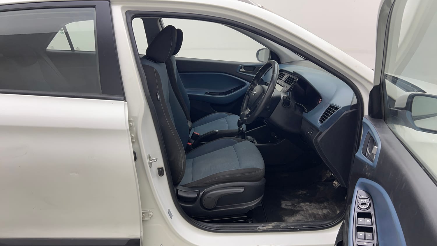 Used 2016 Hyundai i20 Active 1.2 SX Petrol Manual interior RIGHT SIDE FRONT DOOR CABIN VIEW