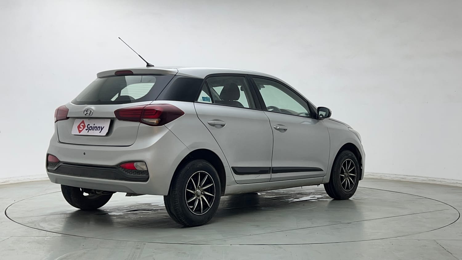 Used 2018 Hyundai Elite i20 Sportz 1.2 Petrol Manual exterior RIGHT REAR CORNER VIEW