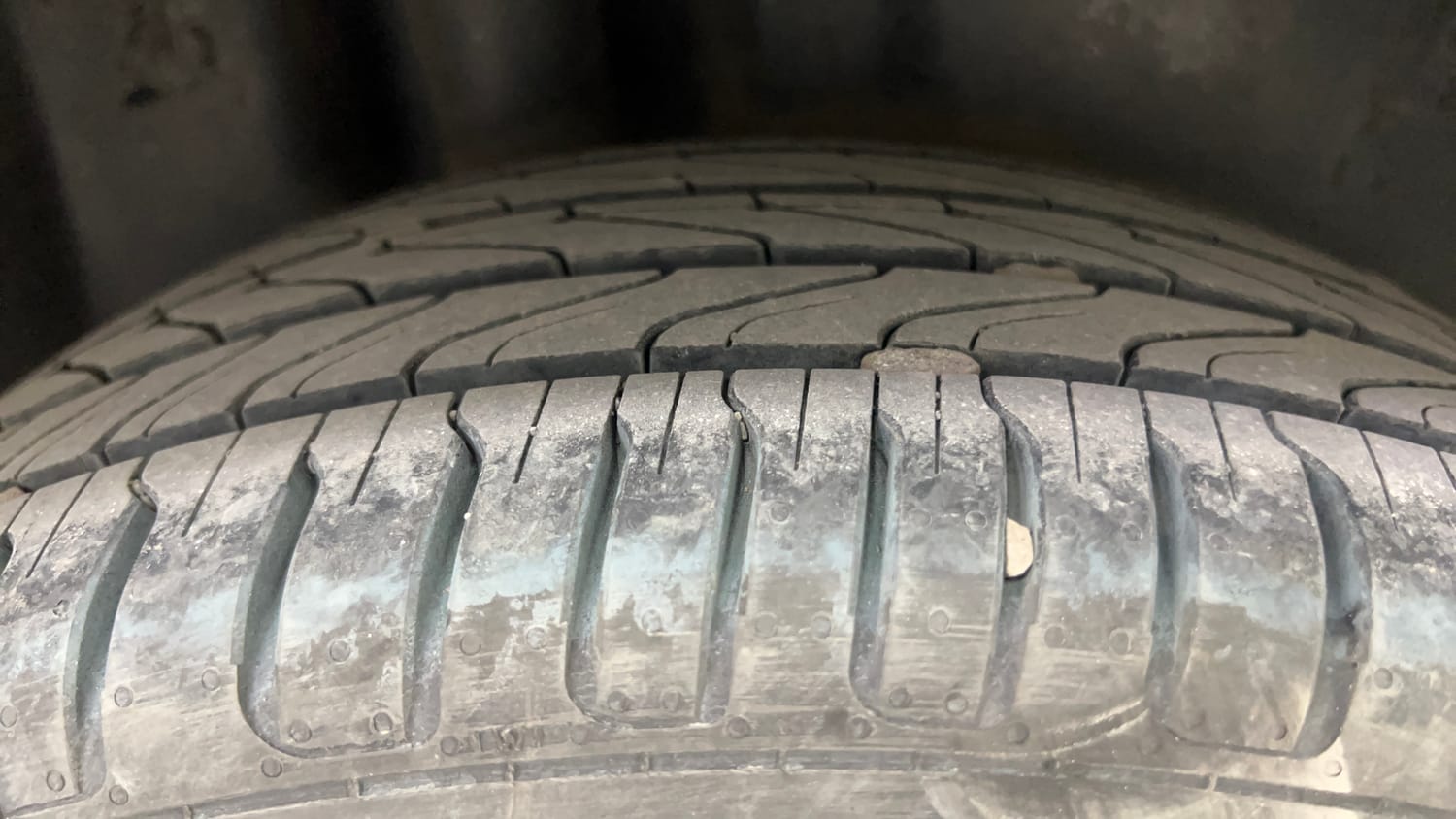 Used 2020 Volkswagen Polo Highline Plus 1.0L TSI Petrol Manual tyres RIGHT REAR TYRE TREAD VIEW