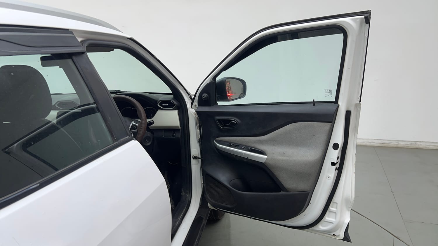 Used 2022 Nissan Magnite XE Petrol Manual interior RIGHT FRONT DOOR OPEN VIEW