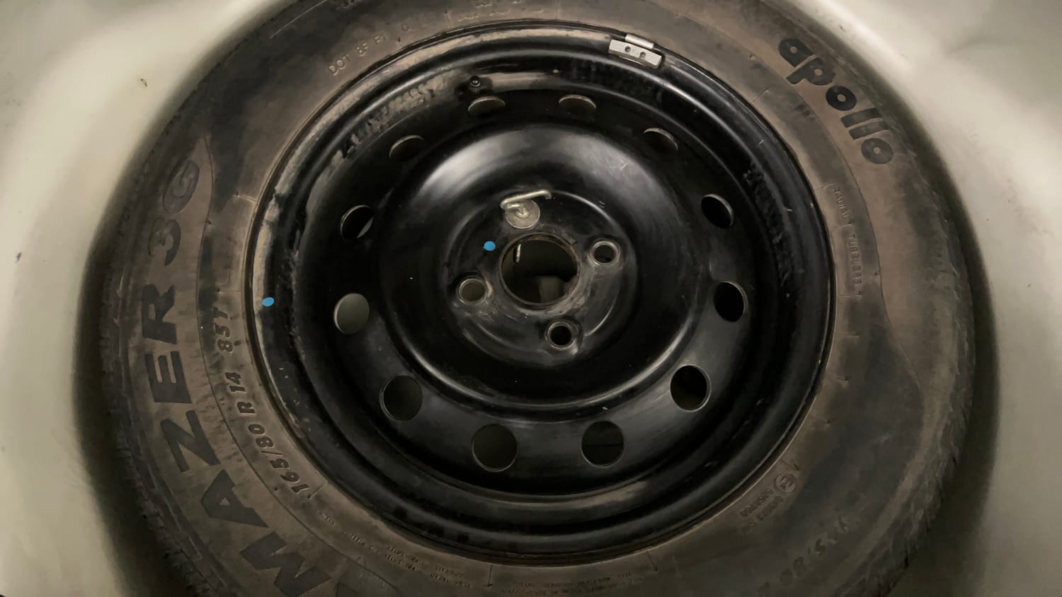Used 2013 Maruti Suzuki Swift VXi Petrol Manual tyres SPARE TYRE VIEW