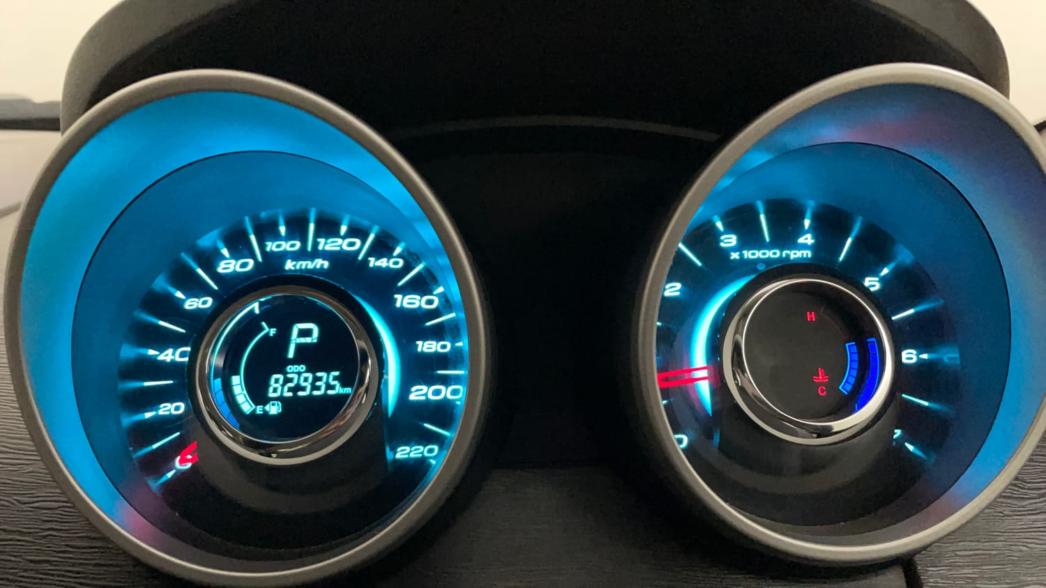 Used 2018 Mahindra XUV500 W9 AT Diesel Automatic interior CLUSTERMETER VIEW