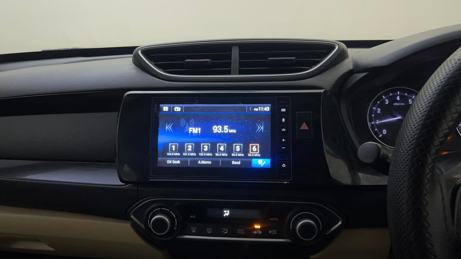 Used 2020 Honda Amaze 1.2 VX CVT Petrol Petrol Automatic top_features Touch screen infotainment system