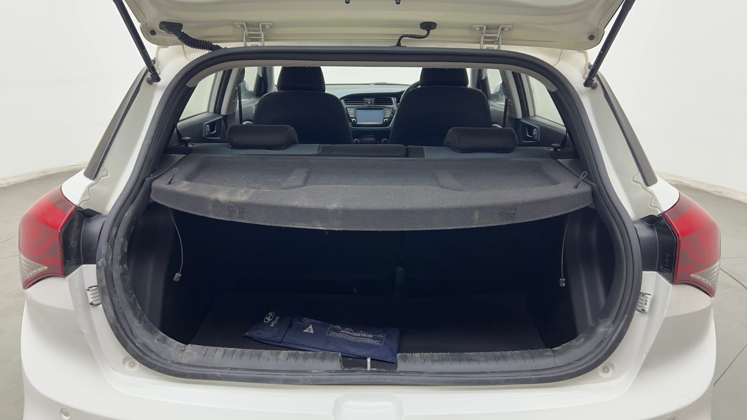 Used 2016 Hyundai i20 Active 1.2 SX Petrol Manual interior DICKY INSIDE VIEW
