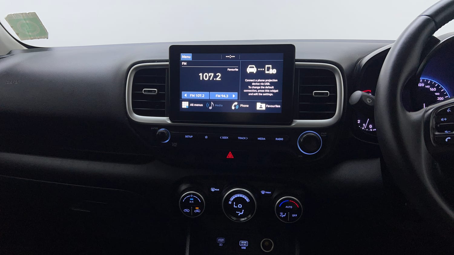 Used 2020 hyundai Venue SX 1.0 Turbo Petrol Petrol Manual top_features Integrated (in-dash) music system