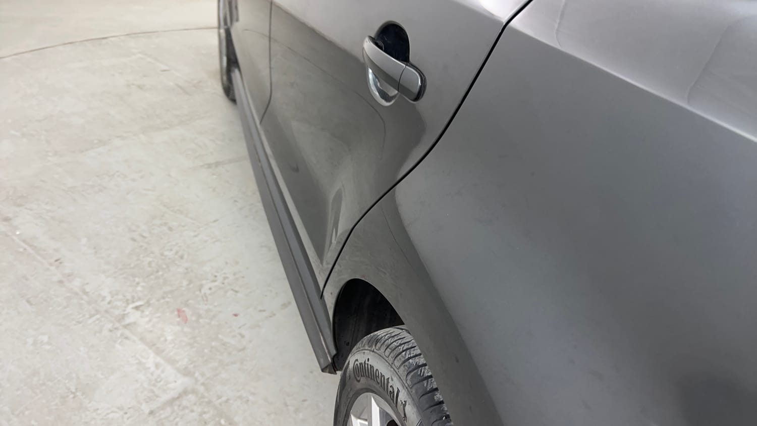Used 2020 Volkswagen Polo Highline Plus 1.0L TSI Petrol Manual dents MINOR SCRATCH