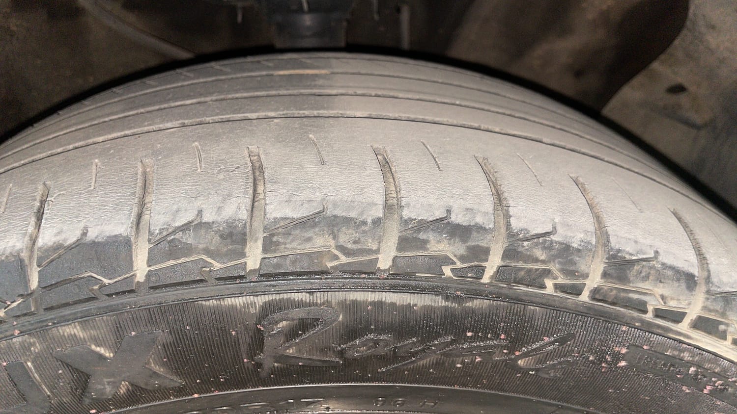 Used 2018 Hyundai Creta SX 1.6 (O) Petrol Petrol Manual tyres RIGHT FRONT TYRE TREAD VIEW