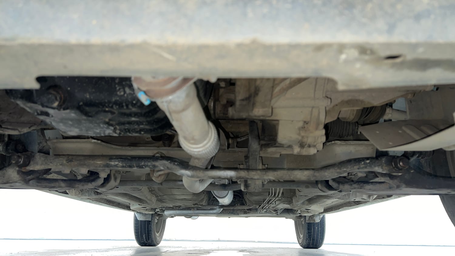 Used 2018 Tata Tiago Revotron XZ Plus Petrol Manual extra FRONT LEFT UNDERBODY VIEW