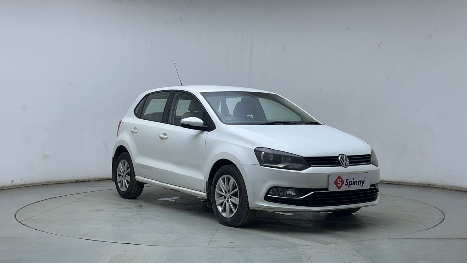 Used 2017 Volkswagen Polo Highline1.5L (D) Diesel Manual exterior RIGHT FRONT CORNER VIEW