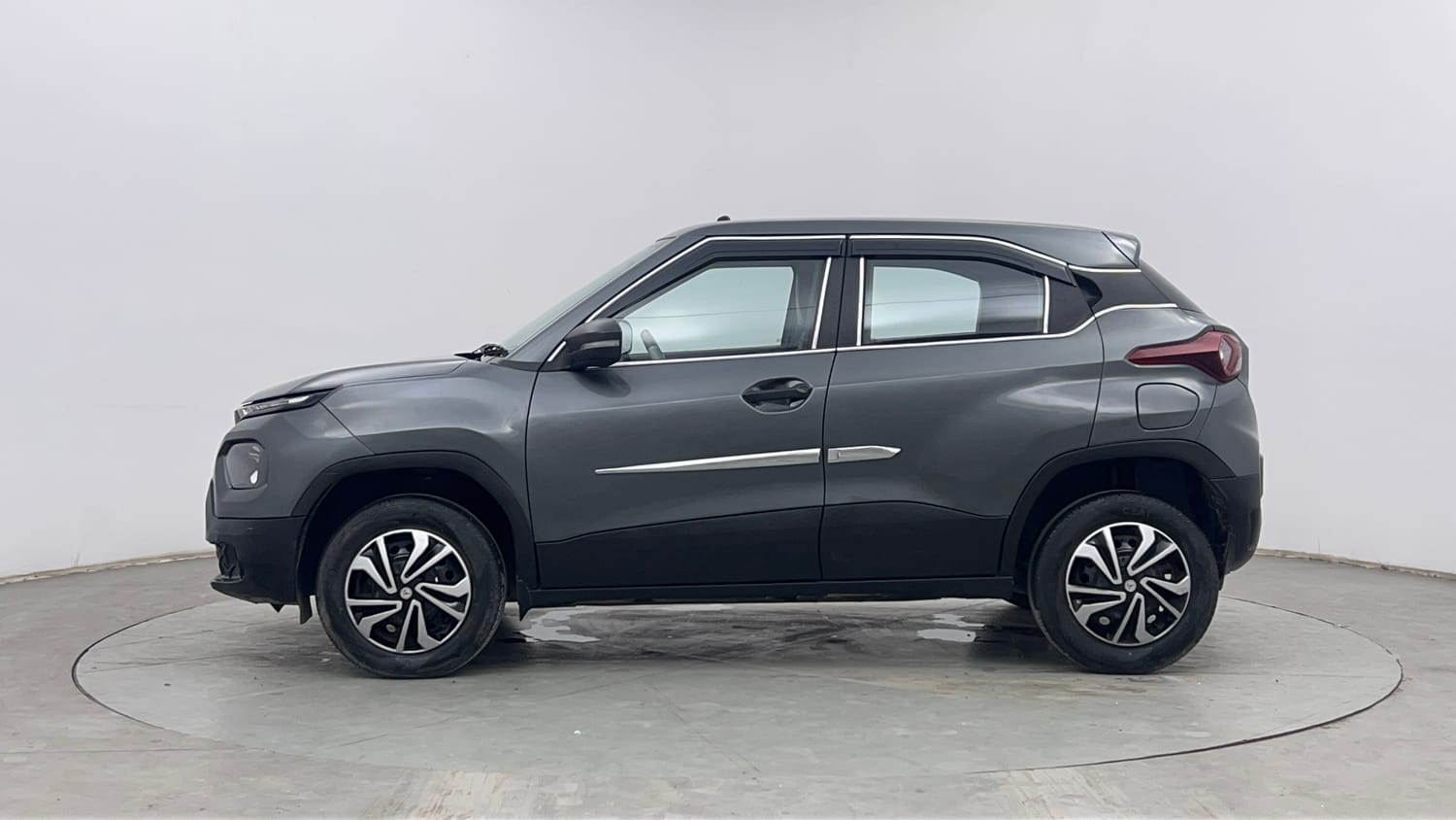 Used 2023 Tata Punch Pure MT Petrol Manual exterior LEFT SIDE VIEW