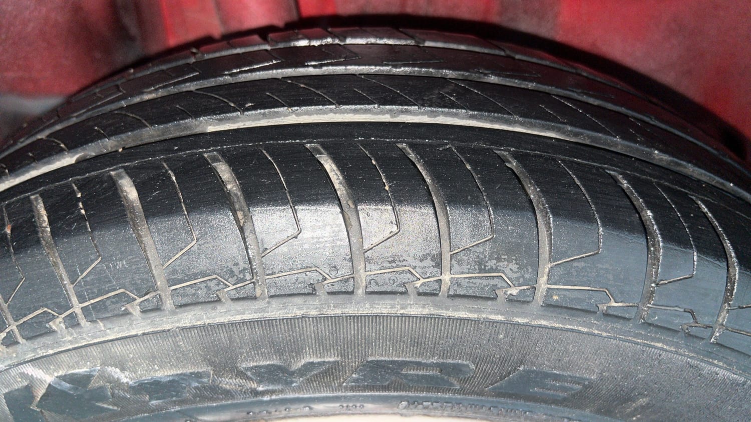 Used 2022 Maruti Suzuki Swift LXi Petrol Manual tyres RIGHT REAR TYRE TREAD VIEW