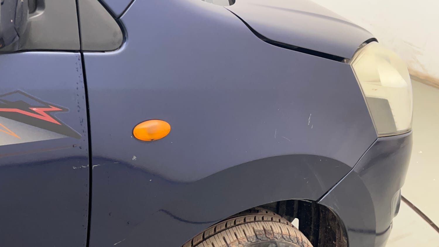 Used 2019 Maruti Suzuki Wagon R 1.0 VXI AMT Petrol Automatic dents MINOR SCRATCH