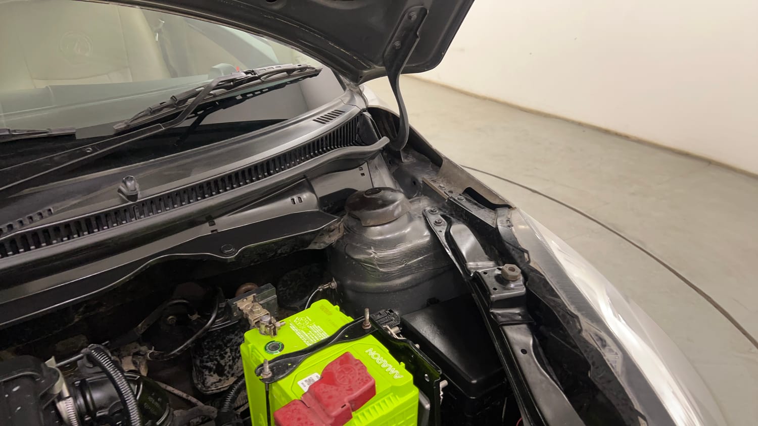 Used 2015 Maruti Suzuki Swift Dzire VXI Petrol Manual engine ENGINE LEFT SIDE HINGE & APRON VIEW