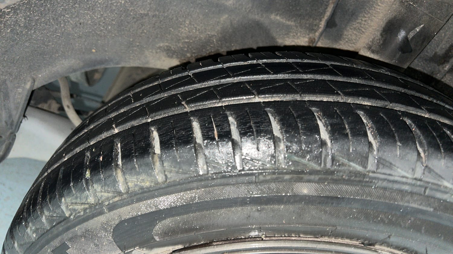 Used 2021 Renault Kwid CLIMBER 1.0 AMT Opt Petrol Automatic tyres LEFT REAR TYRE TREAD VIEW
