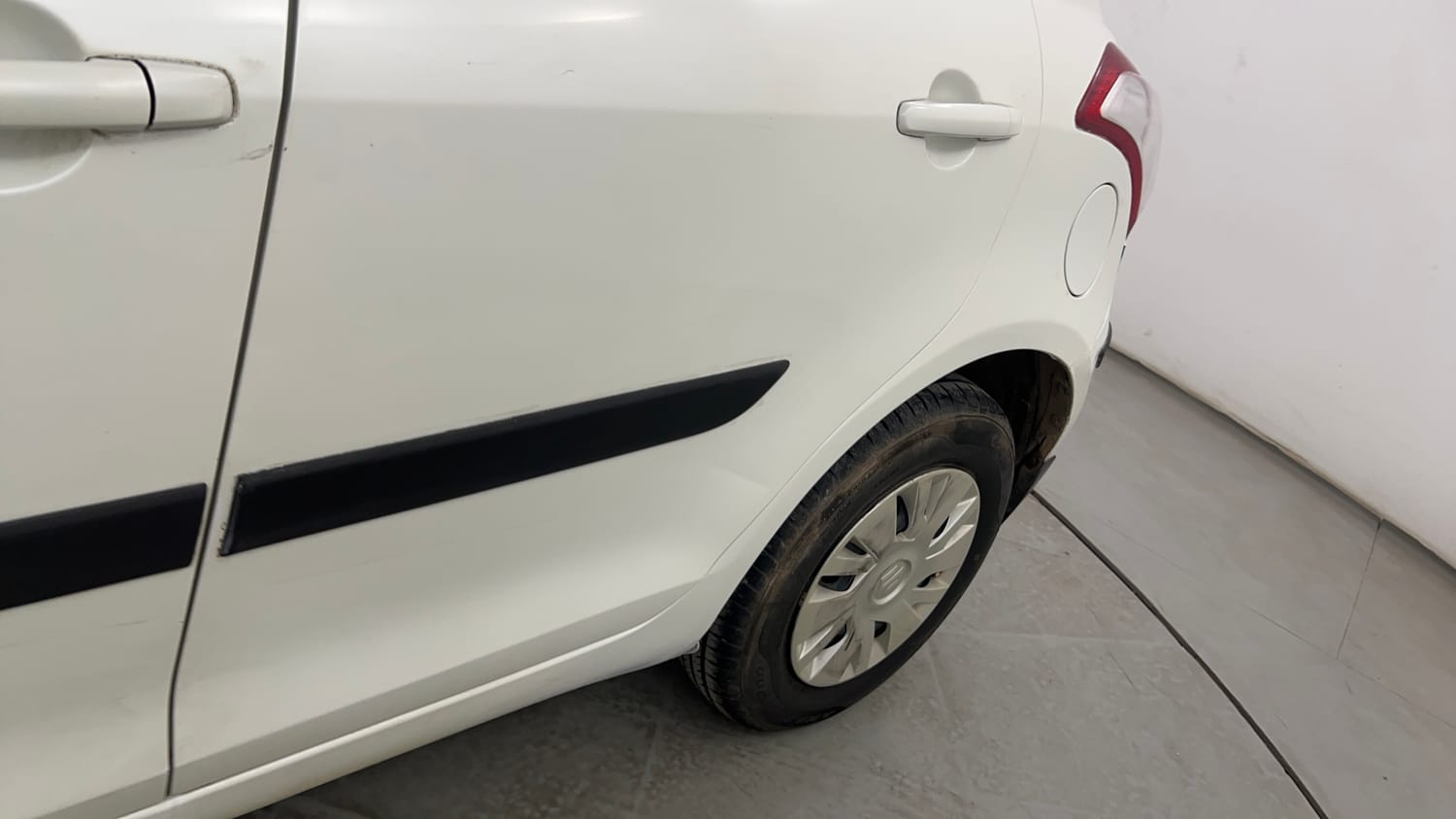 Used 2013 Maruti Suzuki Swift VXi Petrol Manual dents MINOR DENT