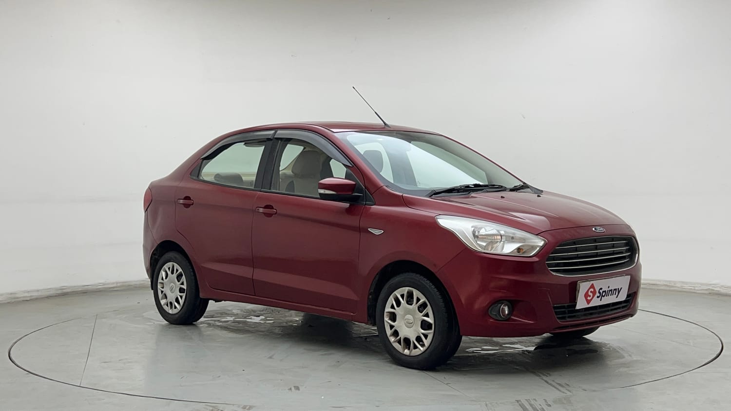 Used 2015 Ford Figo Aspire Trend 1.2 Ti-VCT Petrol Manual exterior RIGHT FRONT CORNER VIEW