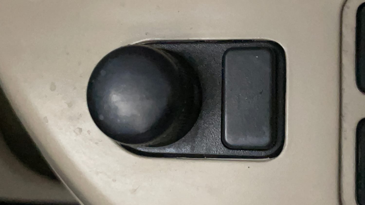 Used 2016 Maruti Suzuki Swift Dzire VXI Petrol Manual top_features Adjustable ORVM