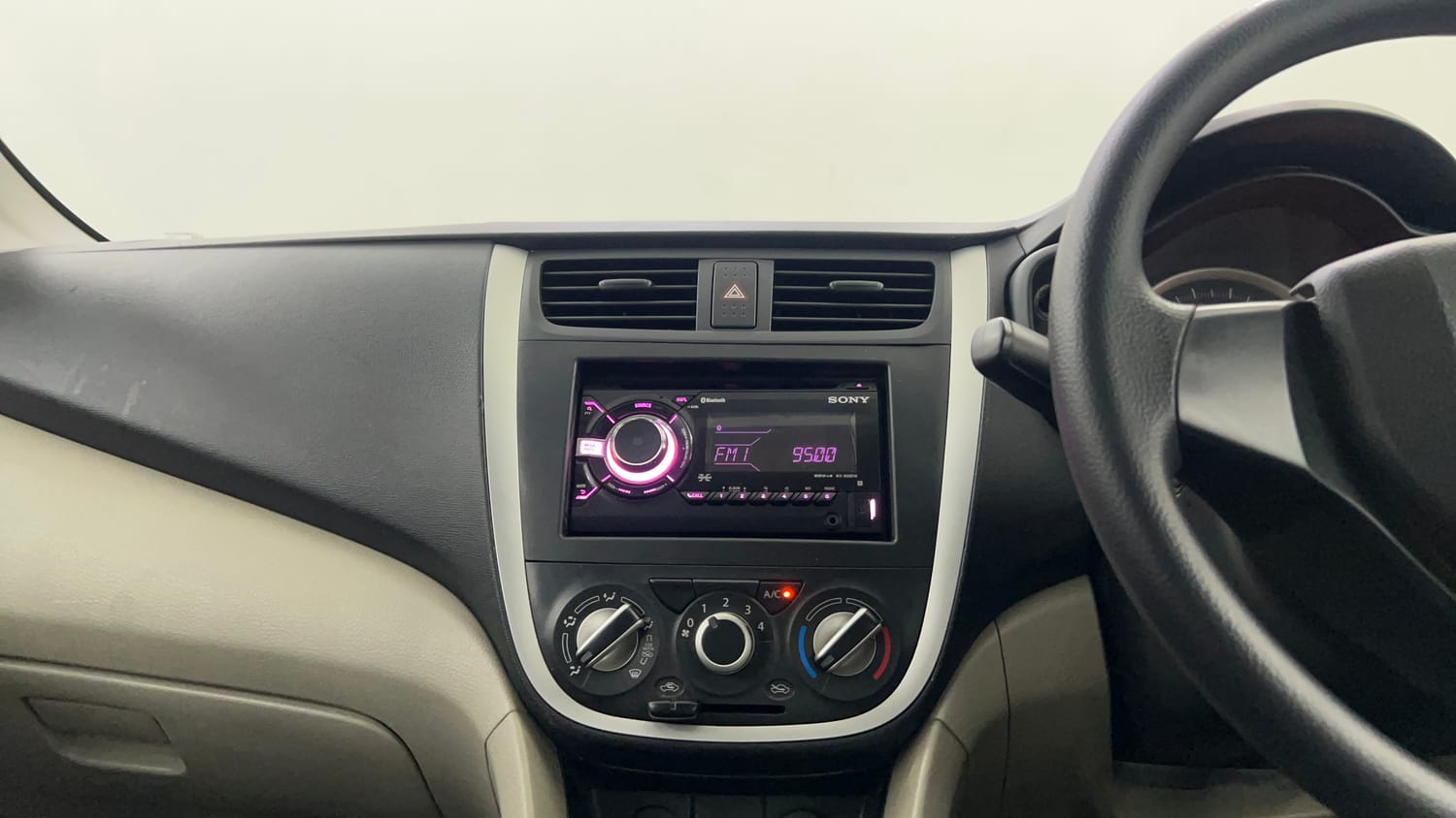 Used 2017 Maruti Suzuki Celerio VXi AMT Petrol Automatic interior MUSIC SYSTEM & AC CONTROL VIEW